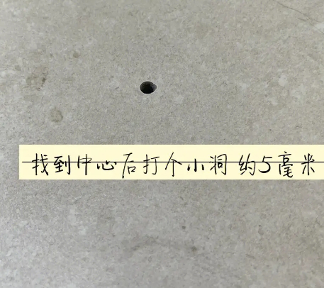 沙依巴克瓷砖空鼓维修公司专业解答在瓷砖铺贴过程中，如果砂料搅拌不均匀，将会带来以下问题